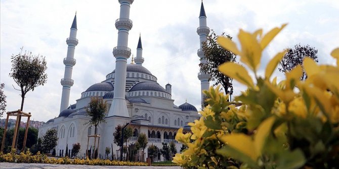 İsmini kömürü bulan Uzun Mehmet'ten alan cami açılışa hazır