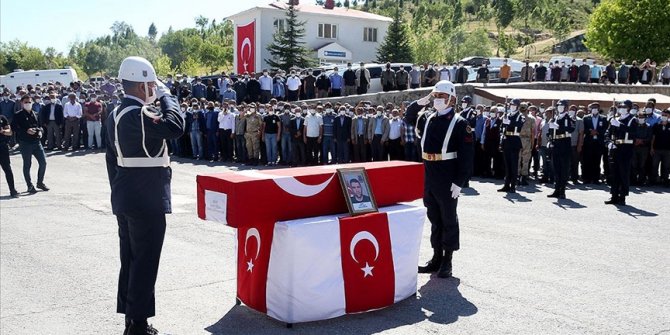Bitlis'te şehit güvenlik korucusu için tören düzenlendi