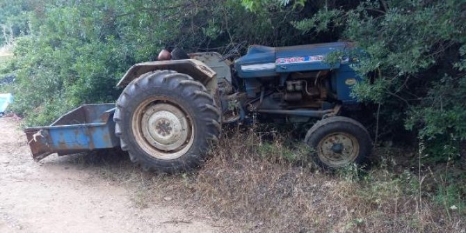 Turgutlu'da traktörün devrildiği kazada anne öldü, baba- kız yaralandı