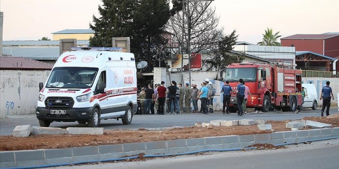 Hatay'da askeri tır çırçır fabrikasının duvarına çarptı: 2 şehit