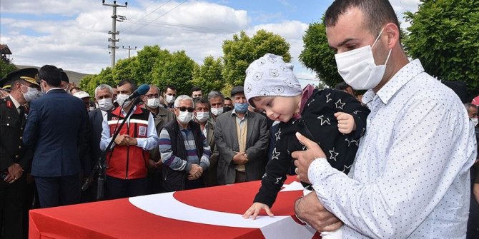 Hatay'daki kazada şehit olan Uzman Çavuş Necati Yatkak, son yolculuğuna uğurlandı