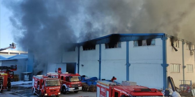 Denizli'de tekstil fabrikasında yangın çıktı