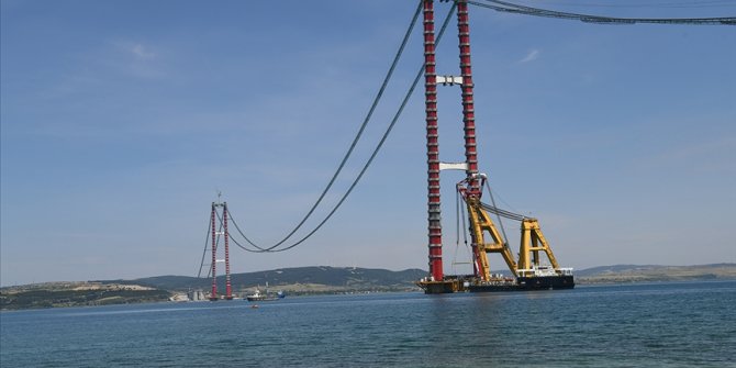 1915 Çanakkale Köprüsü'nün ilk tabliyesi Asya yakasındaki platform ayağına yerleştirildi