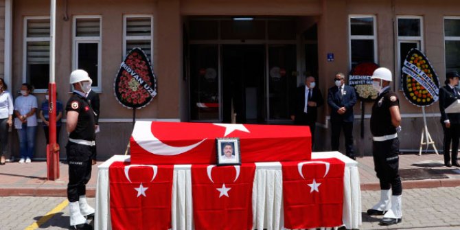 Çanakkale'de trafik kazasında şehit olan polis memuru için tören