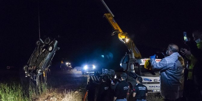 Ankara'da otomobil dereye devrildi: 3 ölü, 1 yaralı