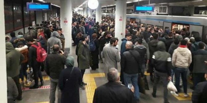 İstanbul'da 2 metroda seferler durdu