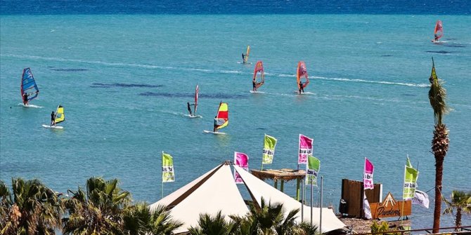 Kovid-19 sayılarındaki düşüş ve aşılamadaki artış Çeşme turizmini hareketlendirdi