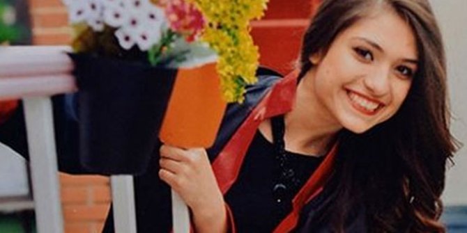 Şehit Şenay Aybüke öğretmen kabri başında anıldı