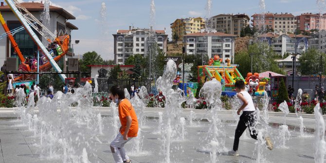 Kalaba Türk Dünyası Meydanı miniklerin eğlencesi oldu