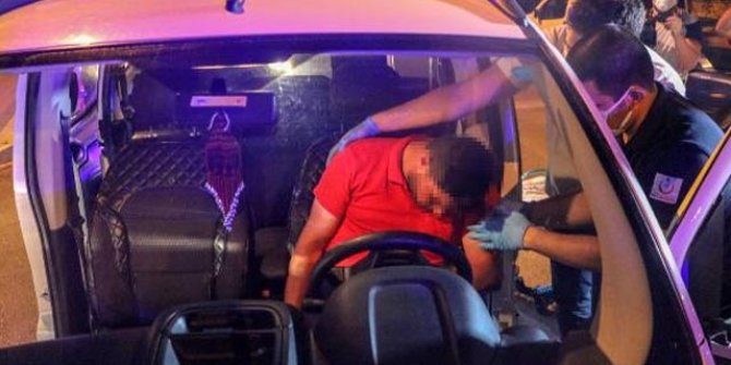 Araçta sızan iki arkadaş, ekipleri harekete geçirdi