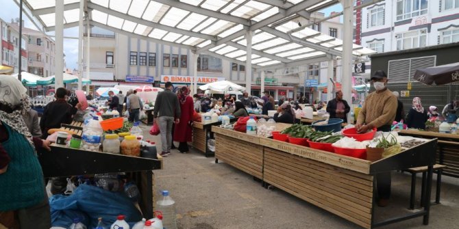 Seğmenler Pazar Yeri içinde kurulan Köylü Pazarı yeni yüzüyle hizmete açıldı