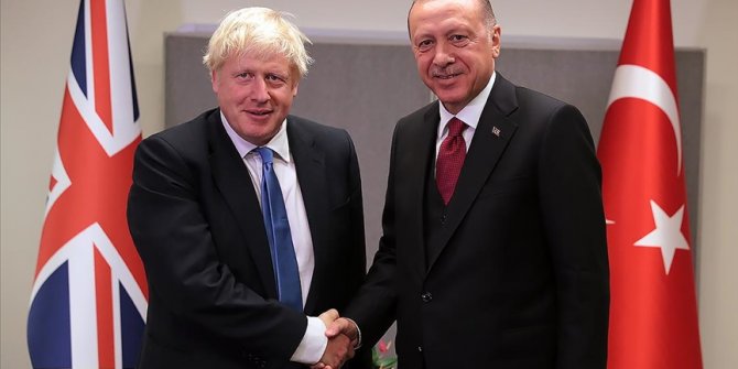 Erdoğan NATO zirvesinde liderler ile görüştü