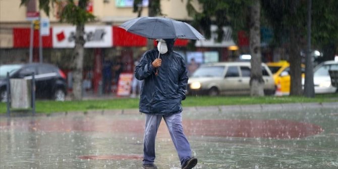 Marmara, İç Ege ve Karadeniz'in bazı kesimlerinde sağanak bekleniyor