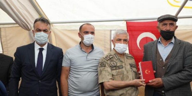 Orgeneral Çetin, Bitlis'te şehit korucuların ailelerine taziye ziyaretinde bulundu