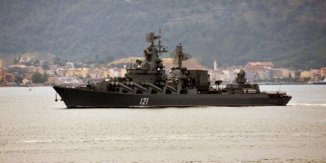Rus savaş gemileri Çanakkale Boğazı’ndan geçti