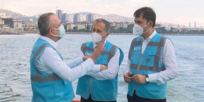 Bakan Kurum, müsilaj temizleme çalışmalarını inceledi