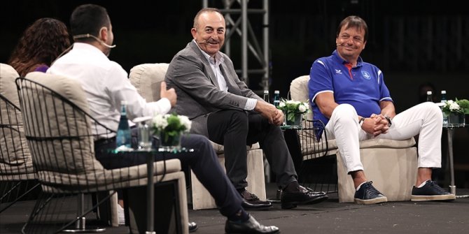 Dışişleri Bakanı Çavuşoğlu: Ermeni terör örgütüne inat diplomat oldum