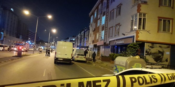 Beylikdüzü'nde bir dairede anne ve oğlunun cesetleri, kapısında 'bomba düzeneği var yaklaşmayın' notu yazan odalarda bulundu