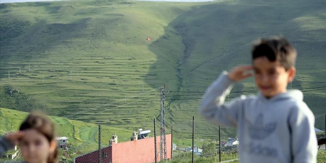 Ardahan'da her yıl bir dağın eteğine yansıyan 'Atatürk silüeti' yoğun ilgi görüyor