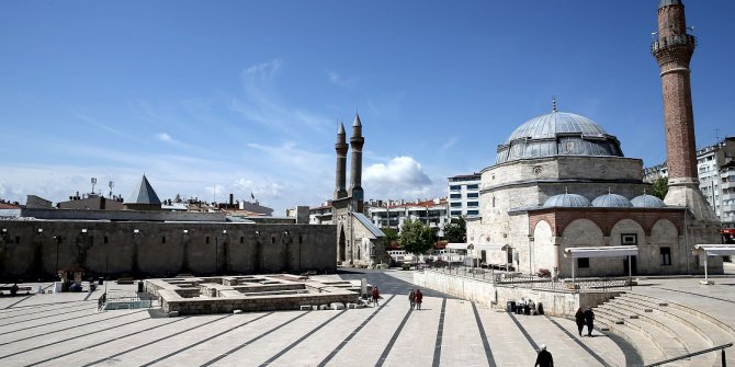 Sivas tarihi eserleri ve doğal güzellikleriyle ziyaretçilerini bekliyor