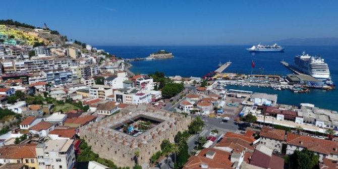 Kuşadası'ndaki turizmcilerde, Rus turist sevinci
