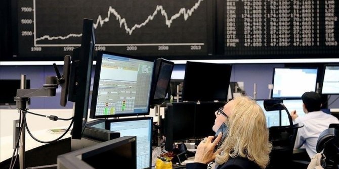 Powell sonrası pozitif seyreden piyasalar yoğun veri gündemine odaklandı