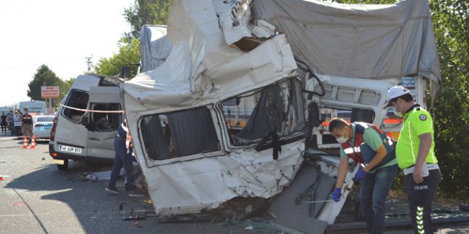 Elazığ'da düğün yolunda kaza; 3 ölü, 12 yaralı