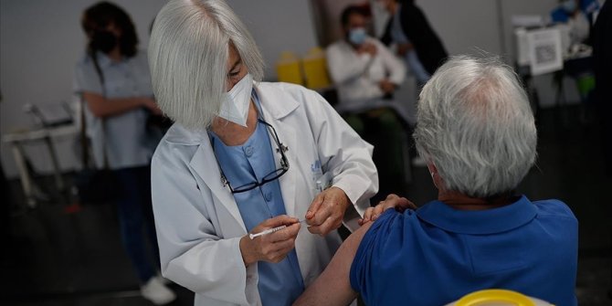 Dünya genelinde 2 milyar 880 milyon dozdan fazla Kovid-19 aşısı yapıldı
