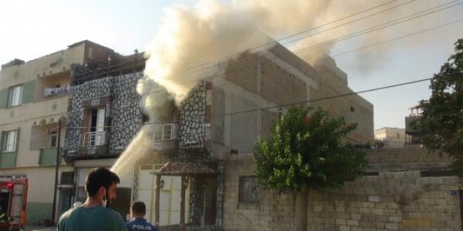 Kilis'te, boşanma aşamasında olan kadın evini ateşe verdi