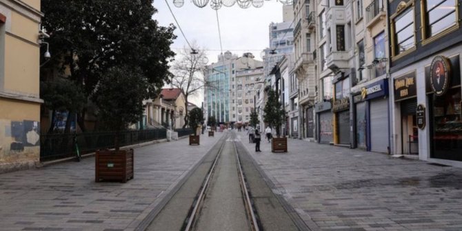 1 Temmuz'da sokağa çıkma kısıtlaması sona erecek mi? Şehirler arası seyahat kısıtlaması sona erecek mi? Sinemalar ne zaman açılacak? Düğünler serbest olacak mı? 65 yaş üstü için kısıtlama var mı?
