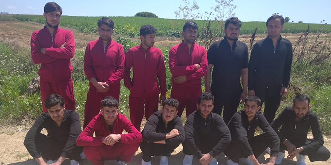 Yunan güvenlik güçleri 42 göçmeni soyup, döverek sınır dışı etti