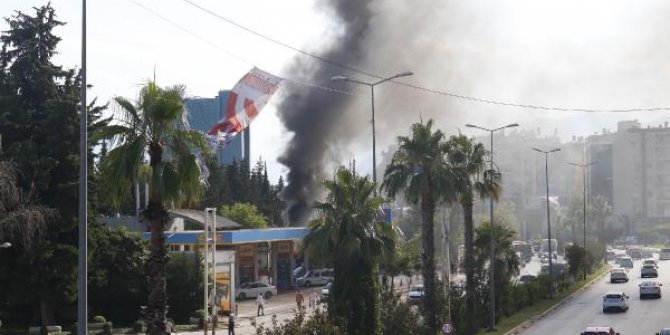 Kablolarda başlayan yangında trafo yandı