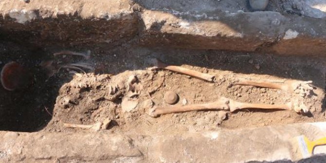 Perre Antik Kenti'nde bin yıllık iskelet bulundu