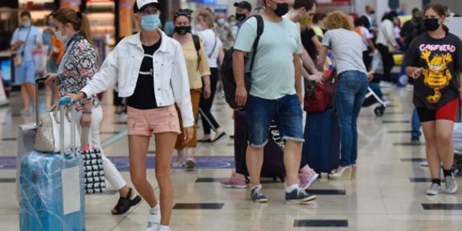 Antalya'ya 5 ayda gelen turist 1 ayda geldi