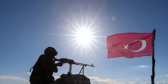 Hakkari'de 2 terörist etkisiz hale getirildi