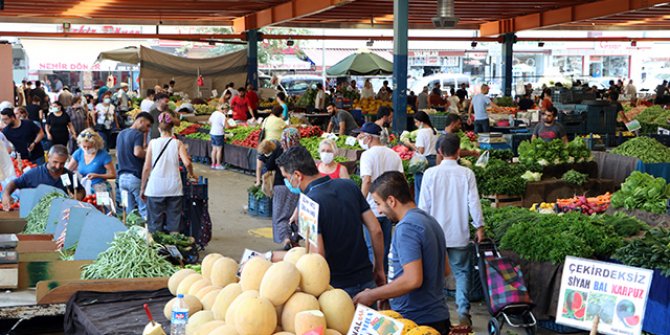 Adana'da aşırı sıcak meyve ve sebzeleri yaktı