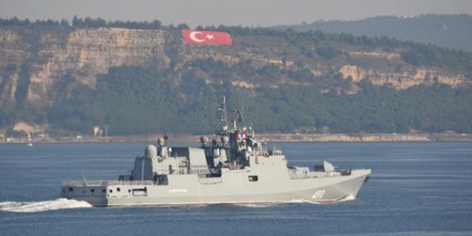 Rus savaş gemisi, Çanakkale Boğazı'ndan geçti