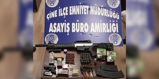 Bahçedeki çuvaldan cephanelik çıktı