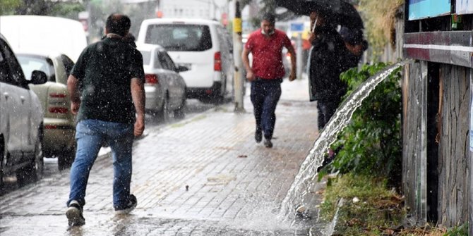 Bursa'da sağanak etkili oldu