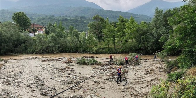 Sakarya'da selde felaketi: Bir kişi selde kayboldu