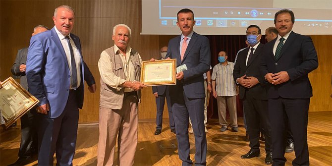 Meslekte 40 yılı aşmış usatalar töreni