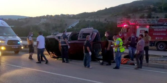 Tokat'ta hafif ticari araç takla attı: 2 ölü, 2 yaralı