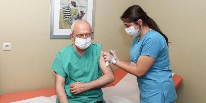 Kılıçdaroğlu, 3'üncü doz koronavirüs aşısını yaptırdı