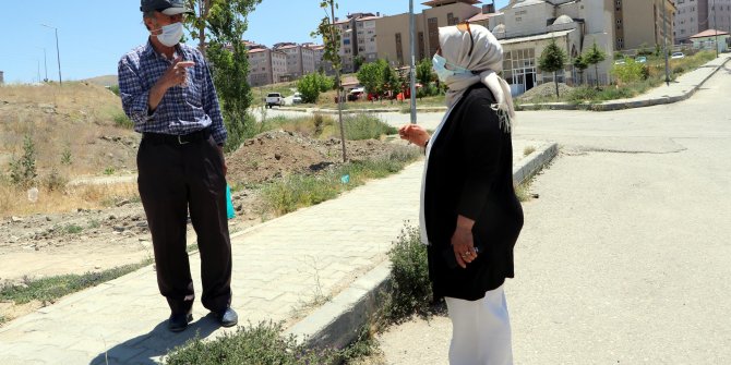 Melek muhtar, aşı için ikna çalışmaları yürütüyor