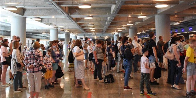 Antalya yaklaşık bir haftada 174 bin 808 Rus turisti ağırladı