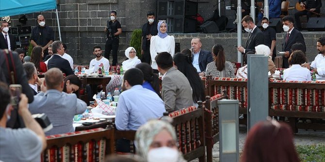 Cumhurbaşkanı Erdoğan Diyarbakır’da Gençlik Buluşmasına katıldı