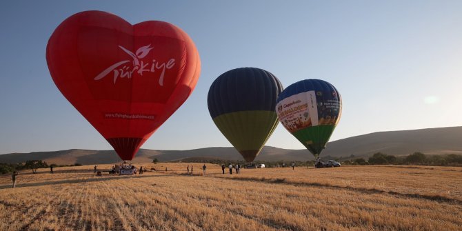 Göbeklitepe'de sezonun ilk sıcak hava balonu uçuşu gerçekleştirildi