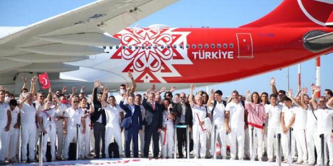 Cumhurbaşkanı Yardımcısı Oktay ve Bakan Kasapoğlu milli sporcuları Japonya'ya uğurladı