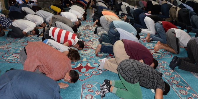Diyarbakırlılar, bayram namazı için Ulu Cami'yi tercih etti
