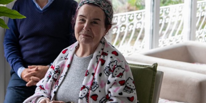 Bodrum'da rahatsızlanan sanatçı Fatma Girik hastaneye kaldırıldı